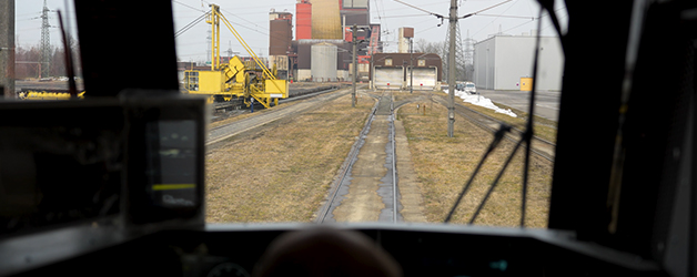 Photo taken from the driver's cab of a rail vehicle, looking toward the connecting track